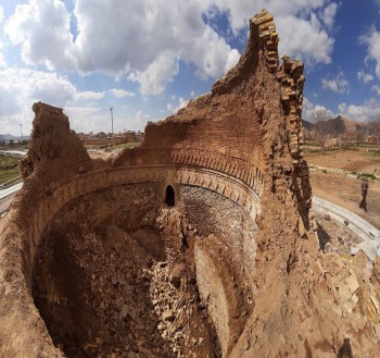 بنای تاریخی «یخدان میرفتاح» ملایر با ایجاد کمربند بتنی مستحکم‌ می‌شود
